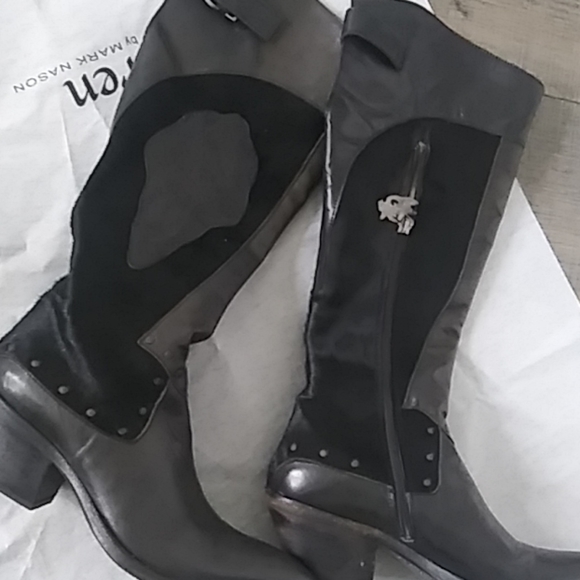 Boot - Picture 2 of 2